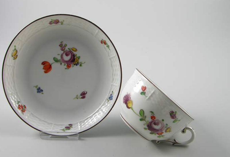 Teetasse & Untertasse brauner Rand Ozier 865 Blumen ~1920